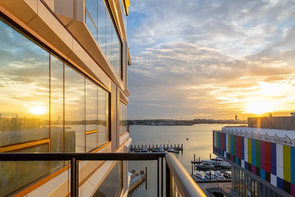 1 Harbor Shore Drive # 4M, Boston MA 02210