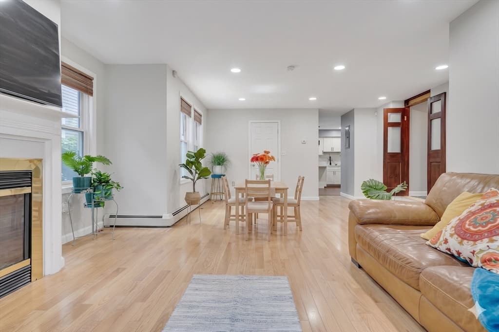 Condominium at 39 Hawthorne # 39, Boston MA 02119, photo 5 of 35