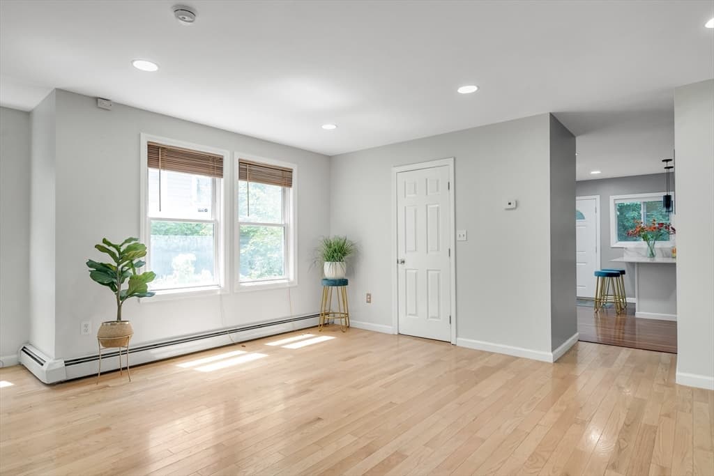 Condominium at 39 Hawthorne # 39, Boston MA 02119, photo 4 of 35