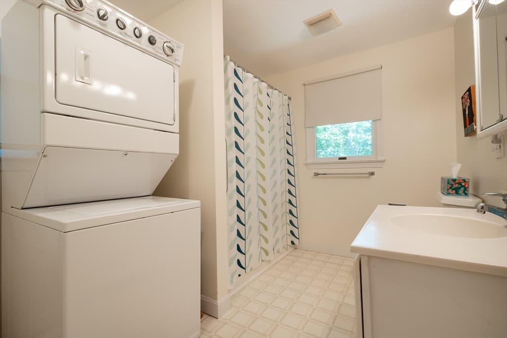 Single Family Residence at 72 Moonstone Way, Tisbury MA 02568, photo 13 of 20