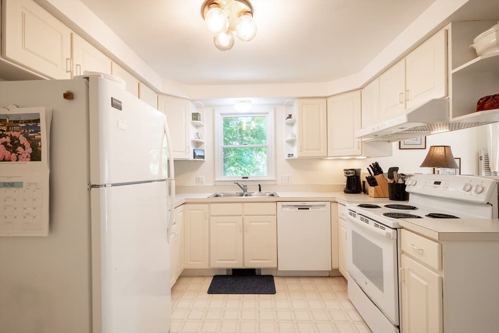 Single Family Residence at 72 Moonstone Way, Tisbury MA 02568, photo 10 of 20