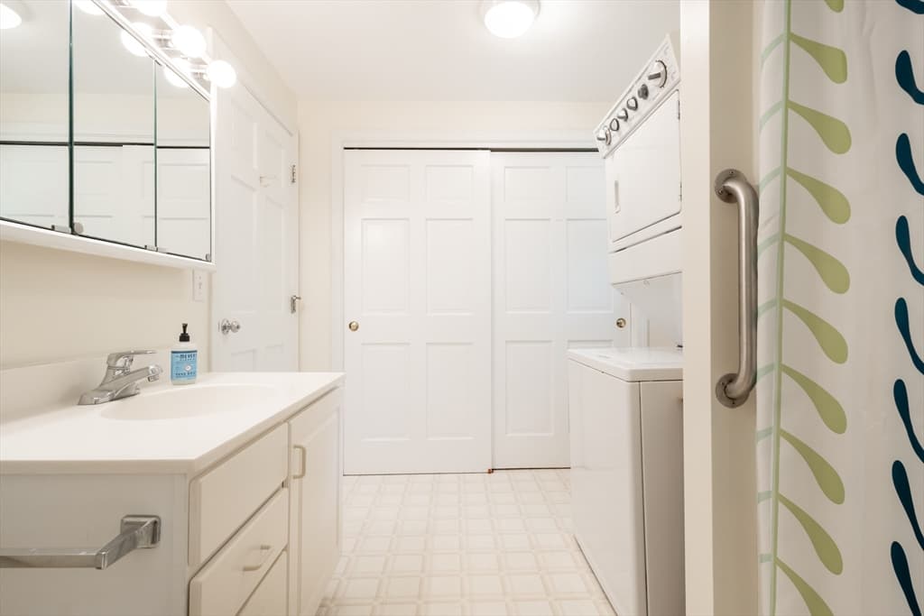 Single Family Residence at 72 Moonstone Way, Tisbury MA 02568, photo 14 of 20
