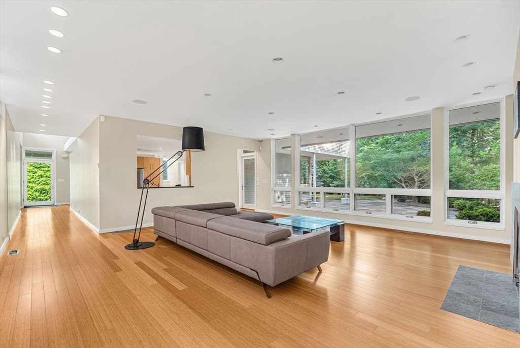 28 Kesseler Way, Newton MA 02467 photo 5