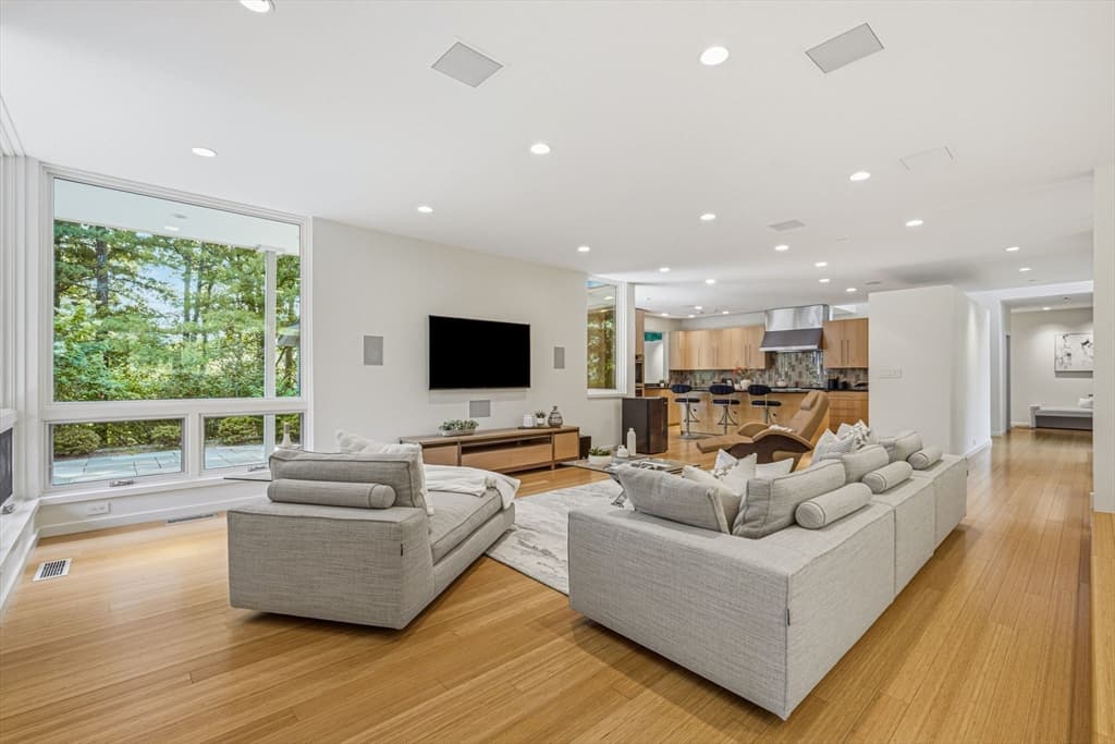28 Kesseler Way, Newton MA 02467 photo 14