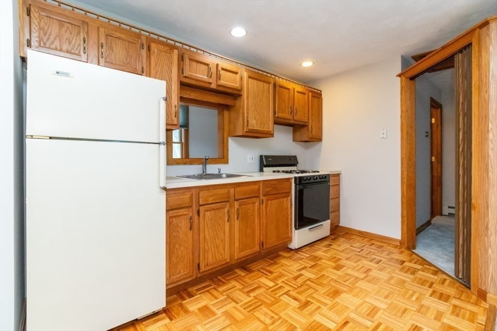 10 Ellis St, Medway MA 02053 photo 32