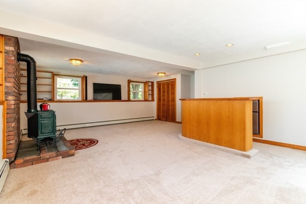 10 Ellis St, Medway MA 02053 photo 14