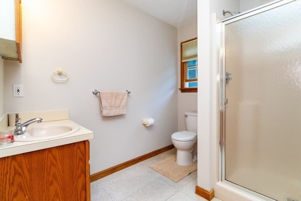 10 Ellis St, Medway MA 02053 photo 35