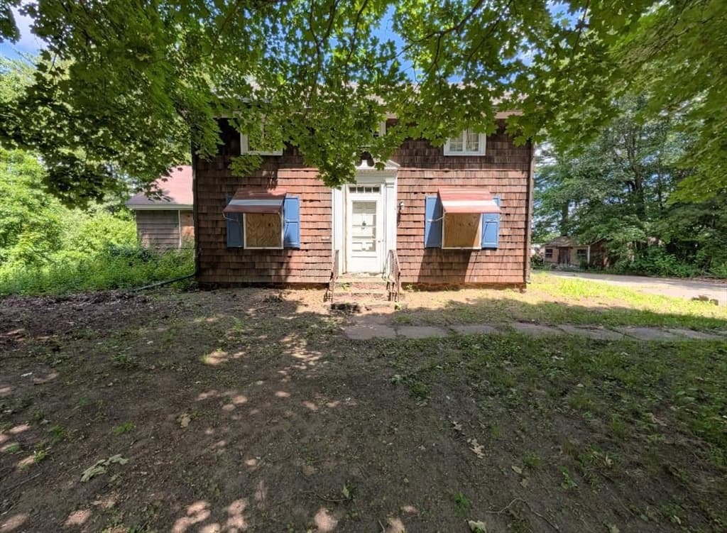 Single Family Residence at 46 Turners Falls Road, Greenfield MA 01301, Greenfield, photo 2 of 5