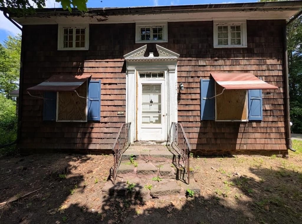 46 Turners Falls Road, Greenfield MA 01301