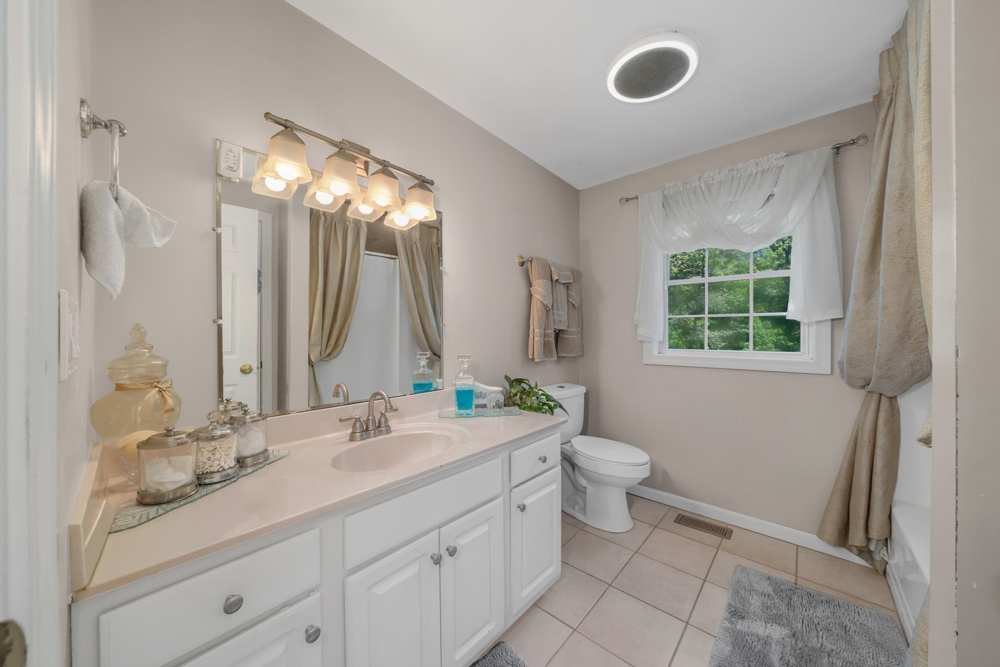 Single Family Residence at 257 Howe St, Methuen MA 01844, Methuen, photo 23 of 38