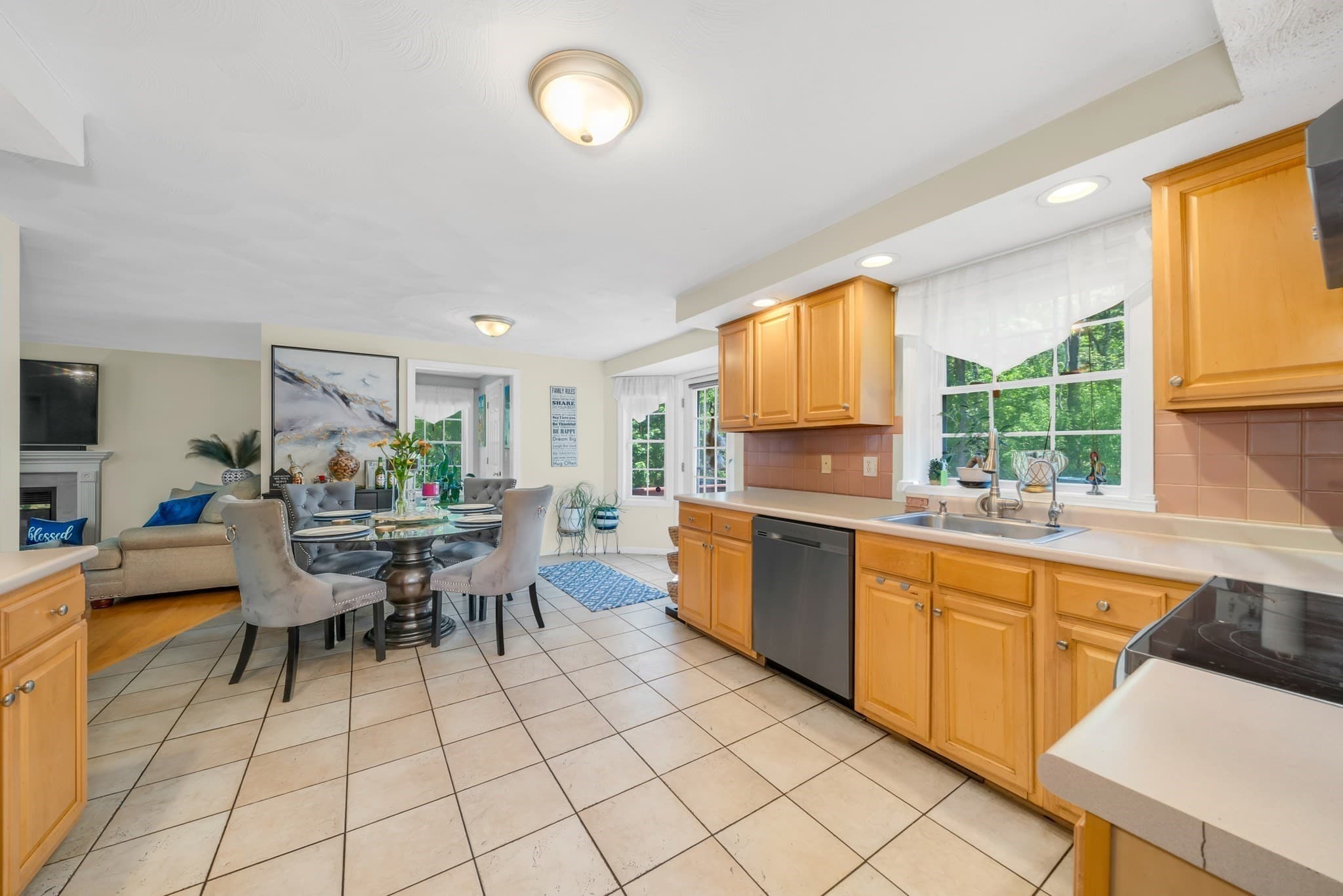 Single Family Residence at 257 Howe St, Methuen MA 01844, Methuen, photo 15 of 38