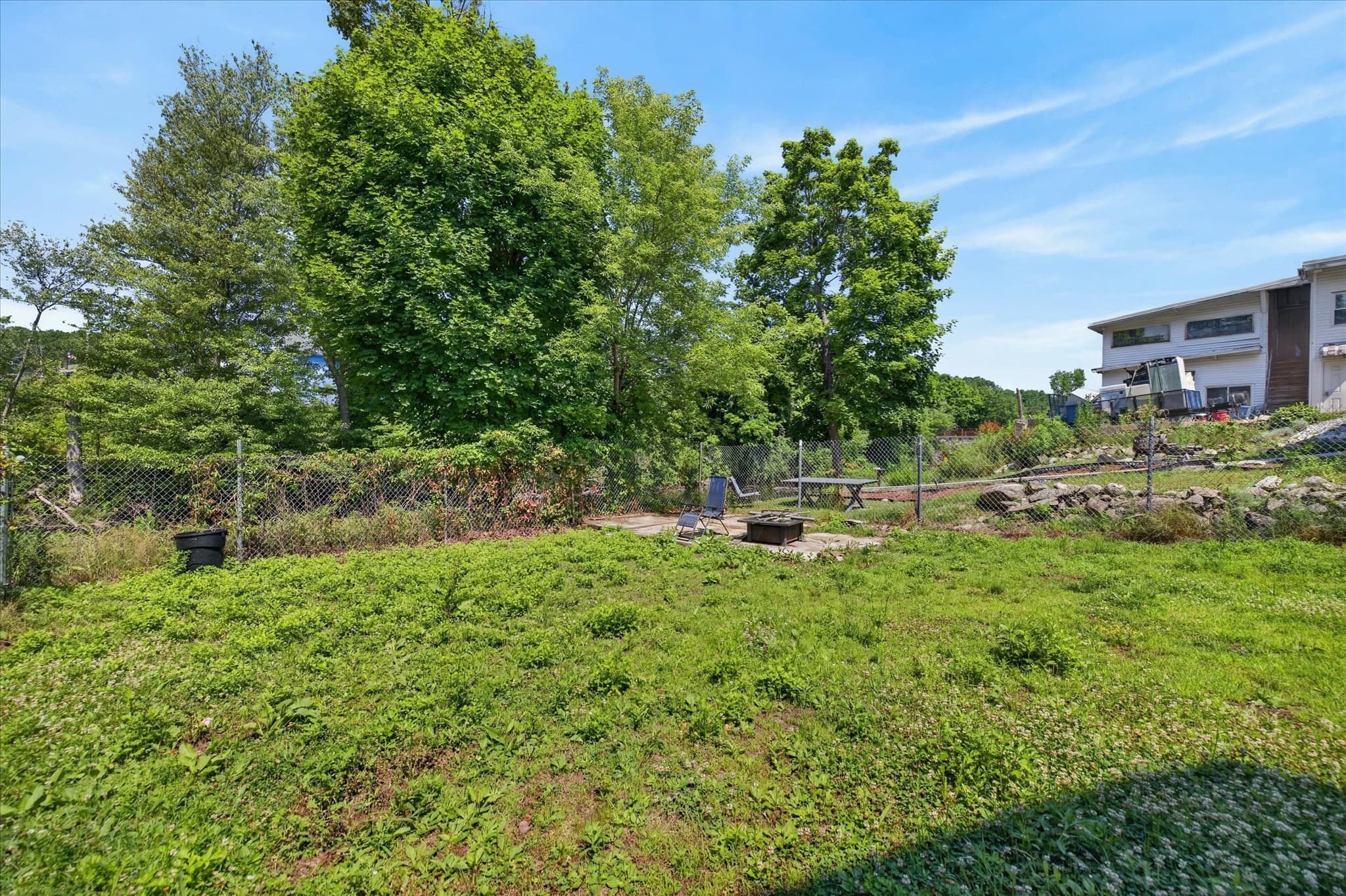 Single Family Residence at 12 River Ct, Webster MA 01570, photo 6 of 29