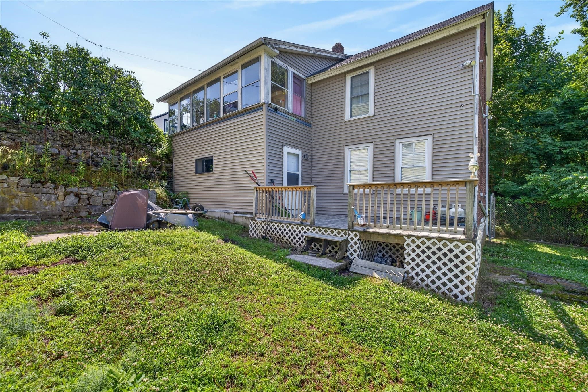 Single Family Residence at 12 River Ct, Webster MA 01570, photo 7 of 29