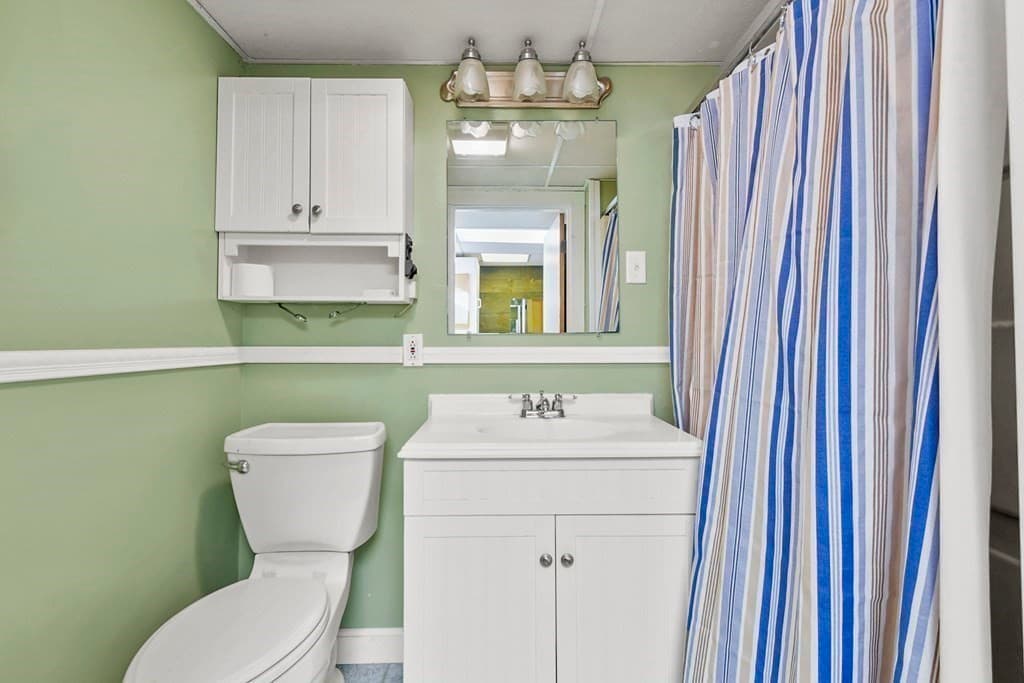 Attached (Townhouse/Rowhouse/Duplex) at 72 Cambridge Road # 2, Woburn MA 01801, photo 26 of 31