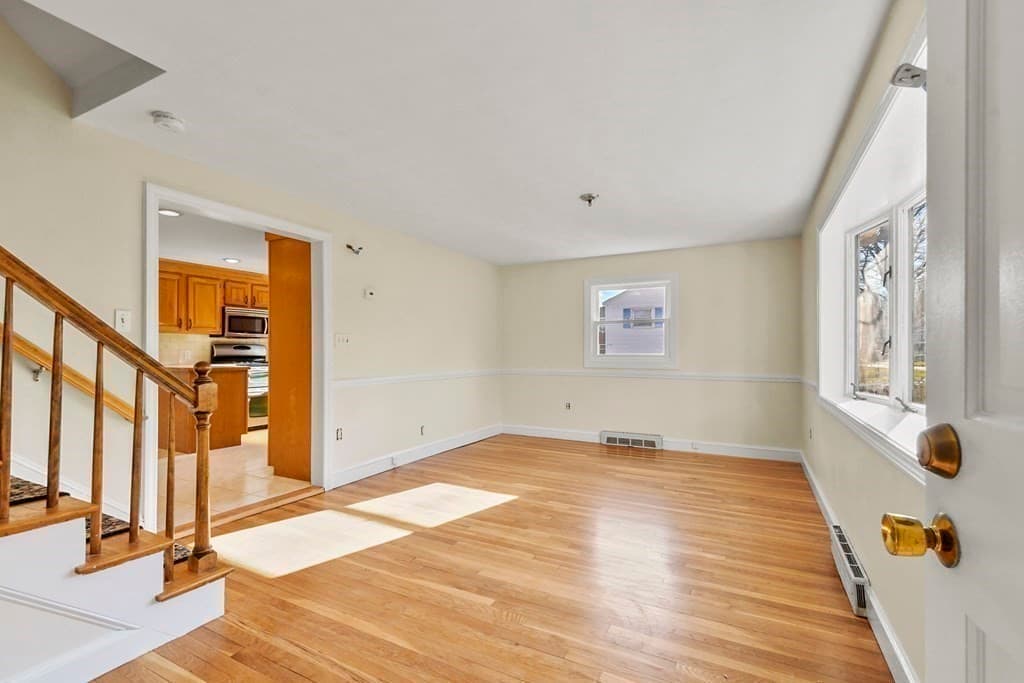 Attached (Townhouse/Rowhouse/Duplex) at 72 Cambridge Road # 2, Woburn MA 01801, photo 3 of 31
