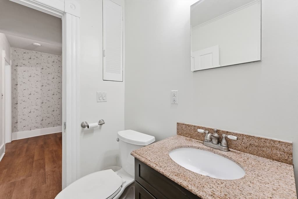 96 Washington St, Gardner MA 01440 photo 24