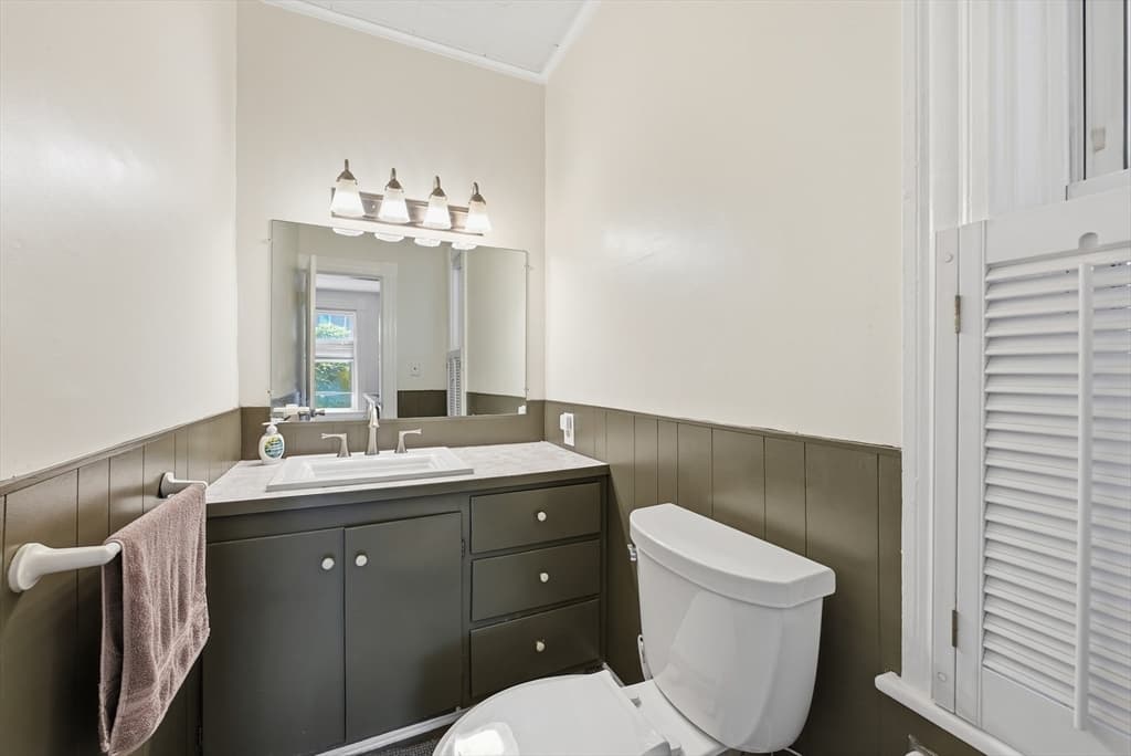 96 Washington St, Gardner MA 01440 photo 14