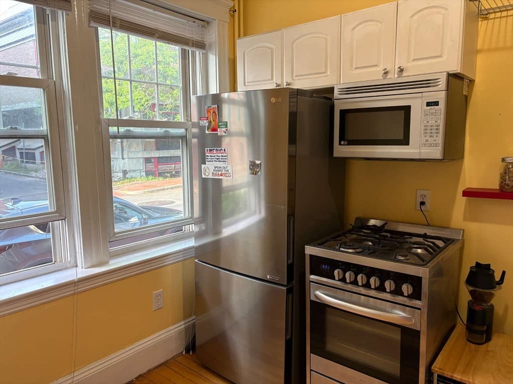Condominium at 252 Harvard St # 1, Cambridge MA 02139, Cambridge, photo 12 of 13