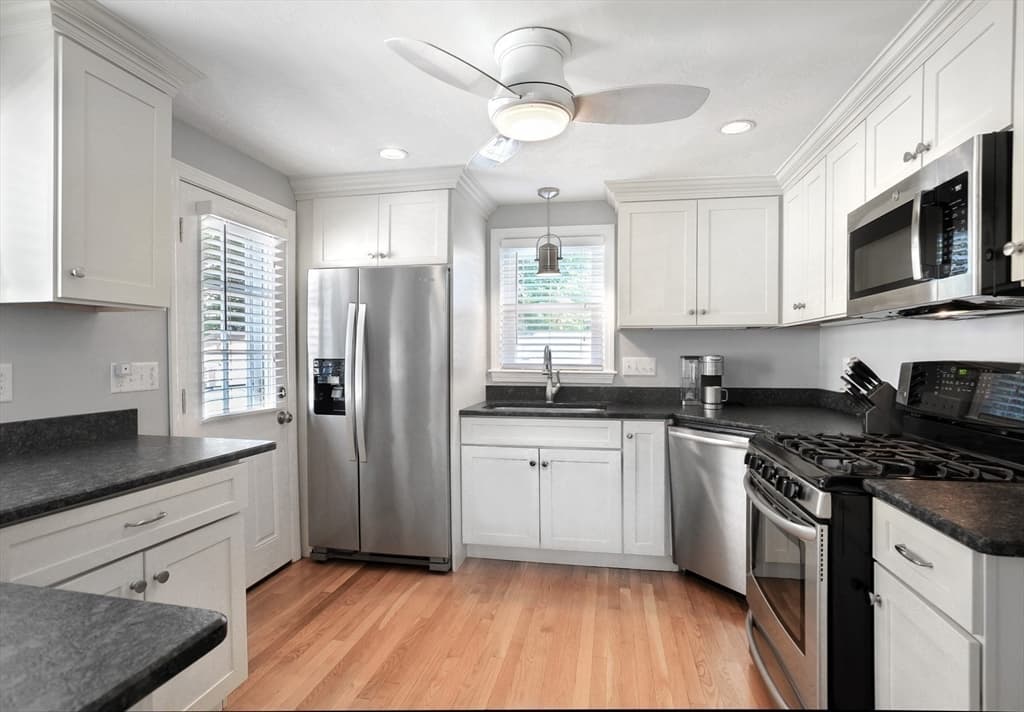 9 G St, Hull MA 02045 photo 14