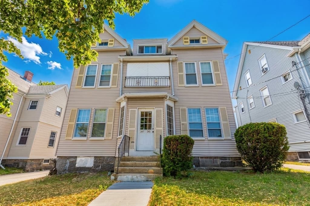 245-247 Newport Ave, Quincy MA 02170