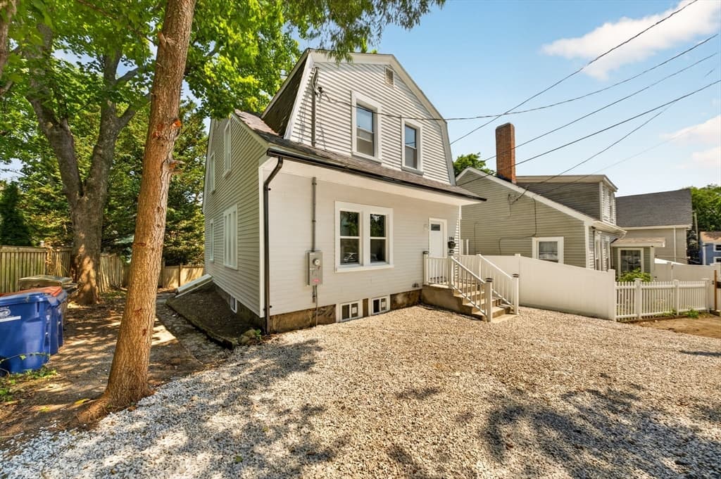 106 South 7th St, New Bedford MA 02740 photo 2