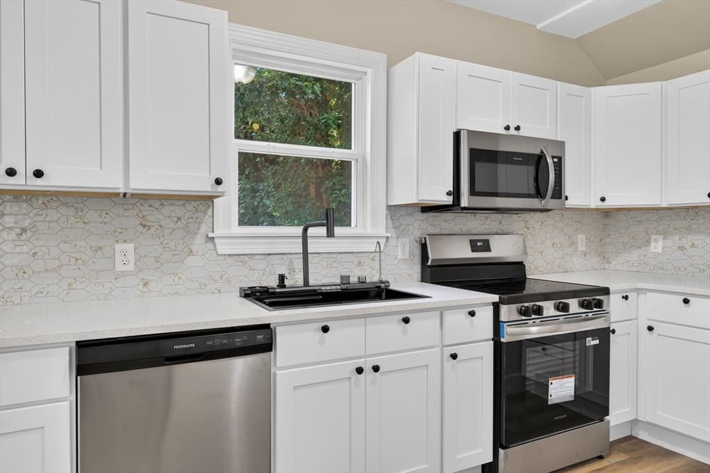 106 South 7th St, New Bedford MA 02740 photo 9
