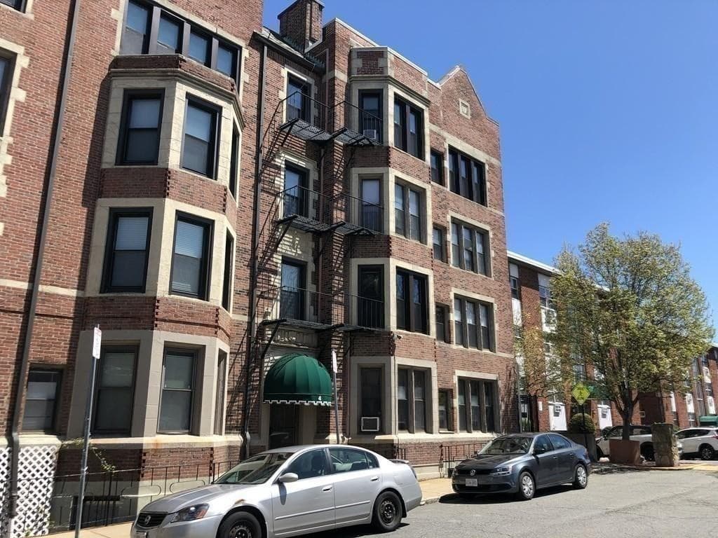 Condominium at 4 Commonwealth Ct # 17, Boston MA 02135, Boston, photo 14 of 15