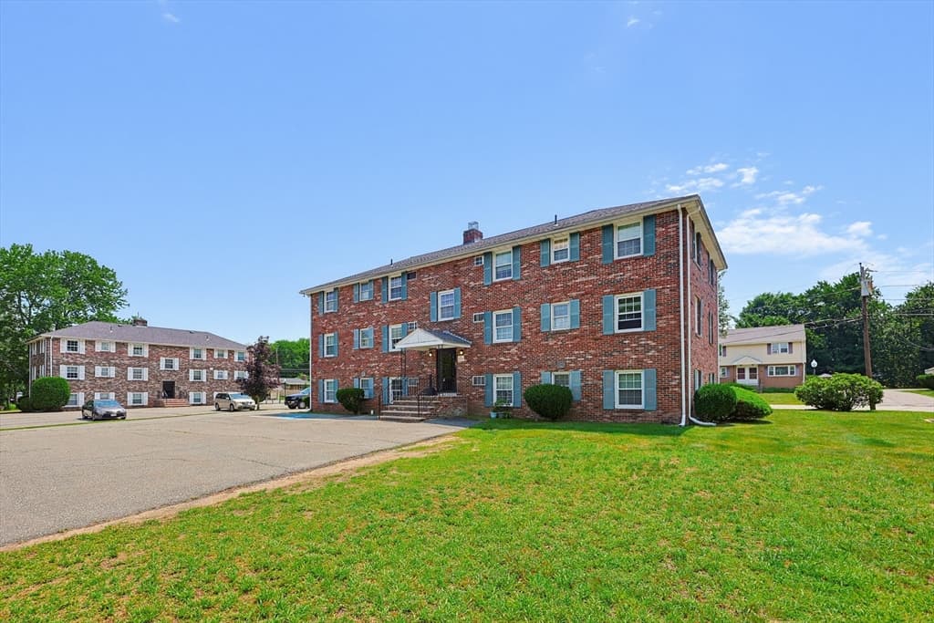 15 Frank St # 1, Dracut MA 01826 photo 2