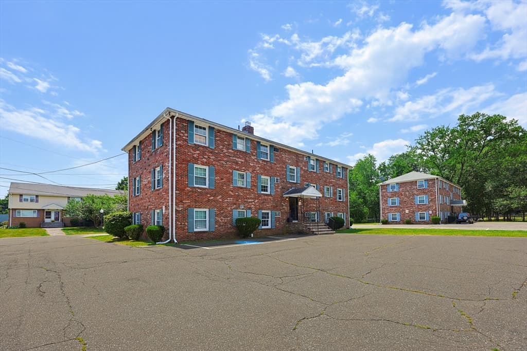 15 Frank St # 1, Dracut MA 01826 photo 3