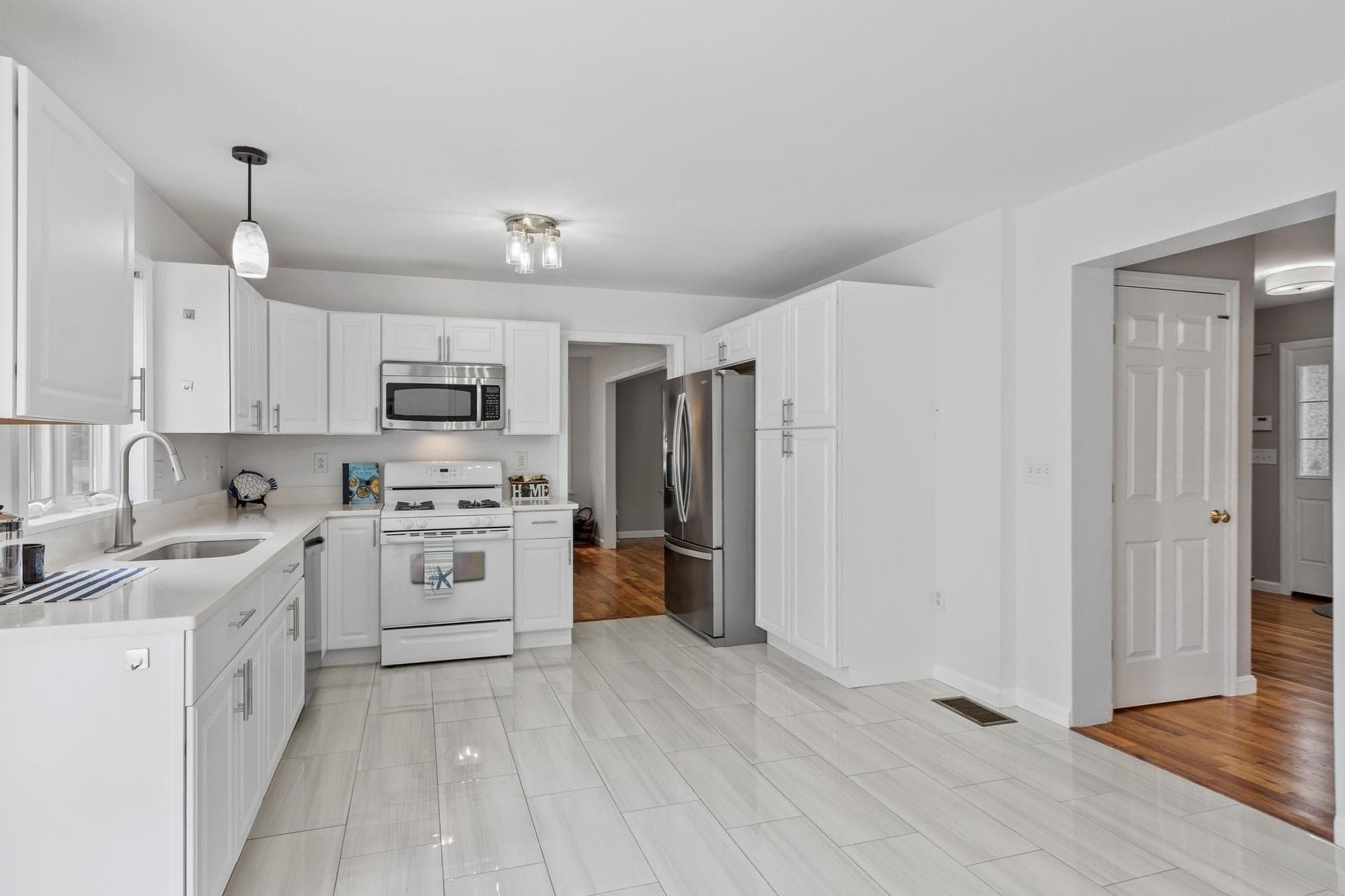 Single Family Residence at 18 Rosegate Rd, Needham MA 02494, photo 4 of 41