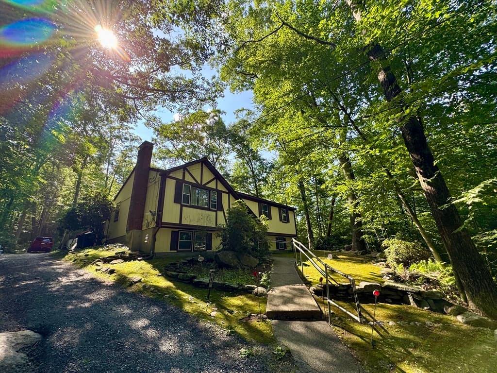 Single Family Residence at 865 Providence Rd, Northbridge MA 01588, Northbridge, photo 2 of 30