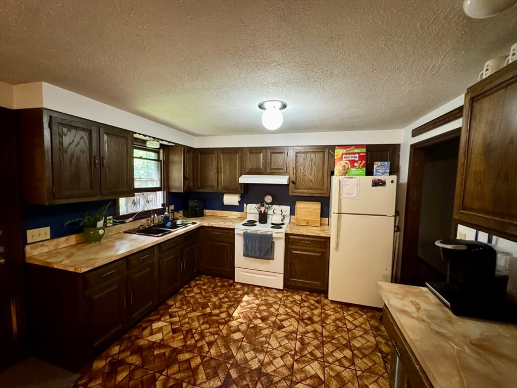 Single Family Residence at 865 Providence Rd, Northbridge MA 01588, Northbridge, photo 12 of 30
