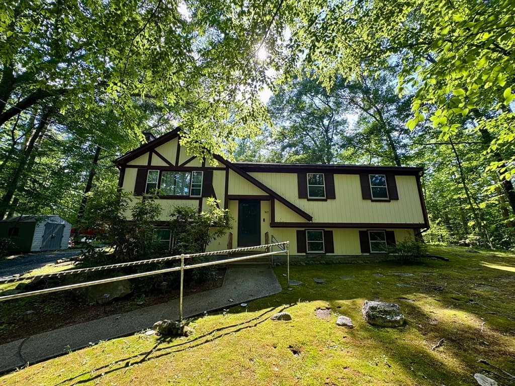 865 Providence Rd, Northbridge MA 01588