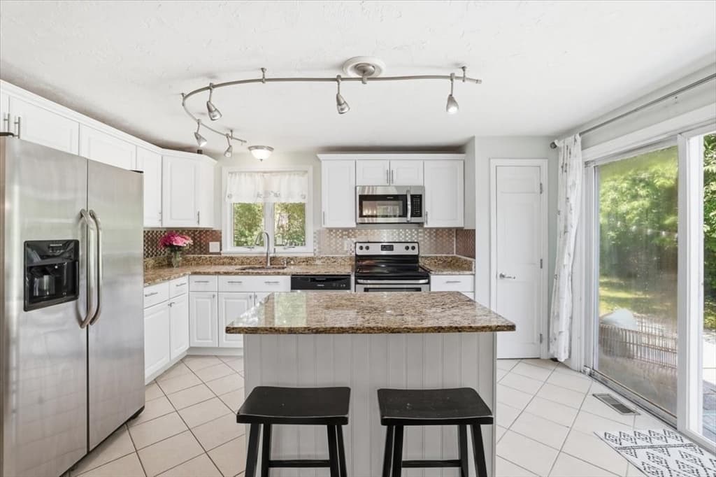 Single Family Residence at 70 Quinaquisset Ave, Mashpee MA 02649, photo 14 of 42