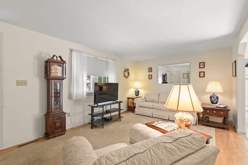 Single Family Residence at 4 Ryder Cir, Sandwich MA 02563, Sandwich, photo 7 of 40
