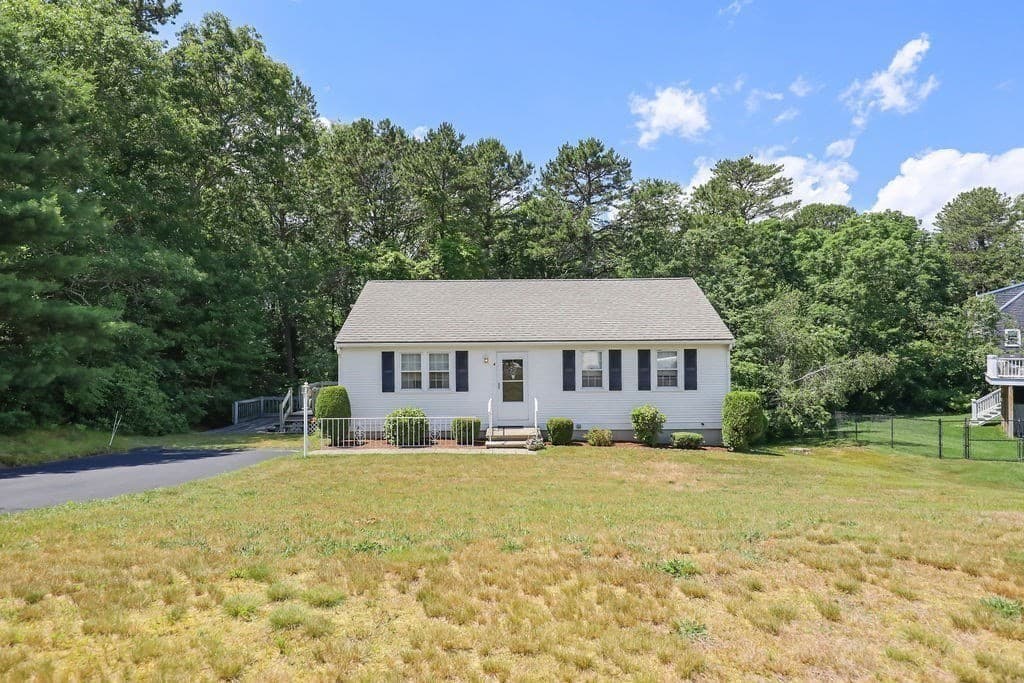 Single Family Residence at 4 Ryder Cir, Sandwich MA 02563, Sandwich, photo 4 of 40