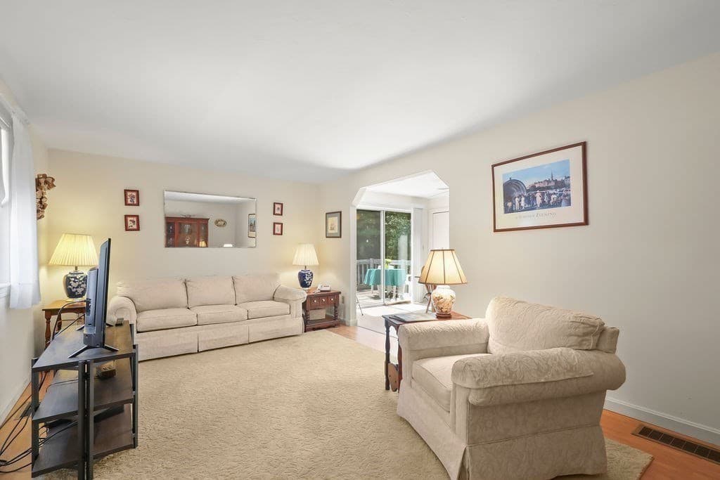 Single Family Residence at 4 Ryder Cir, Sandwich MA 02563, Sandwich, photo 8 of 40