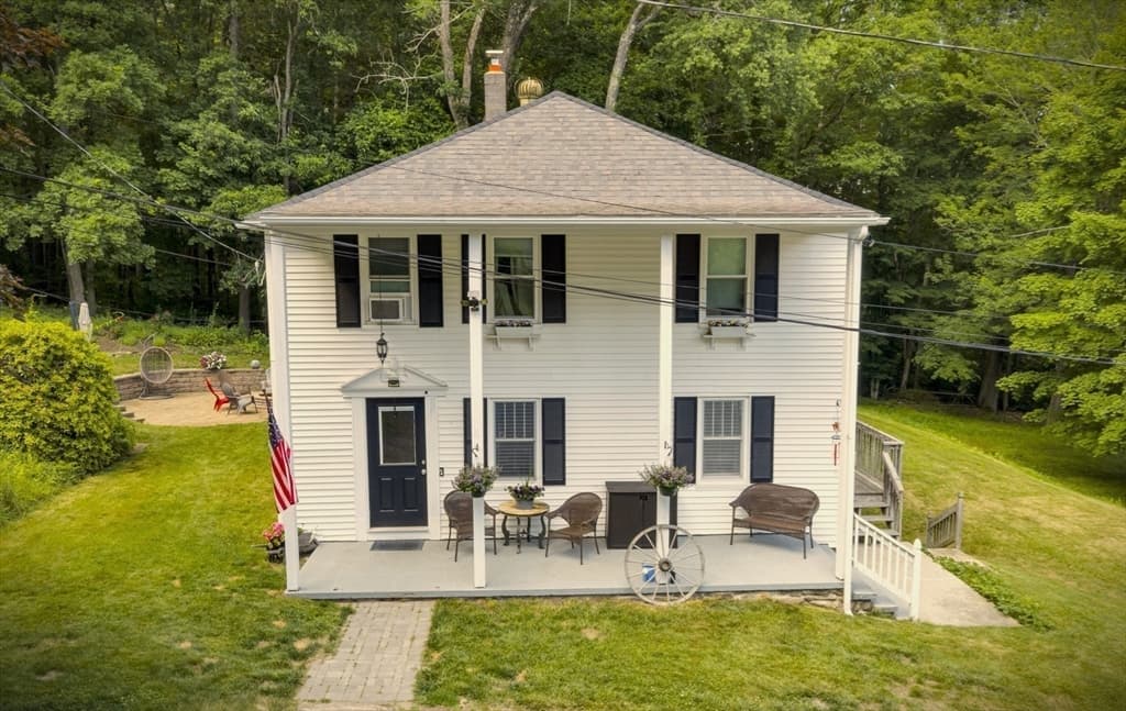 Single Family Residence at 6 Belanger Ave, Sturbridge MA 01566, Sturbridge, photo 2 of 37