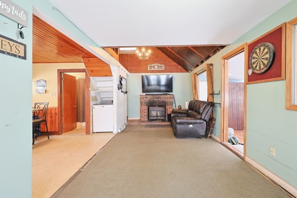 Single Family Residence at 20 Litchfield Ave, Norfolk MA 02056, Norfolk, photo 5 of 33