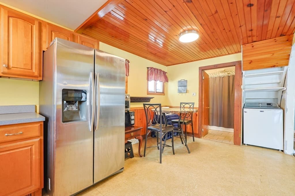 Single Family Residence at 20 Litchfield Ave, Norfolk MA 02056, Norfolk, photo 9 of 33