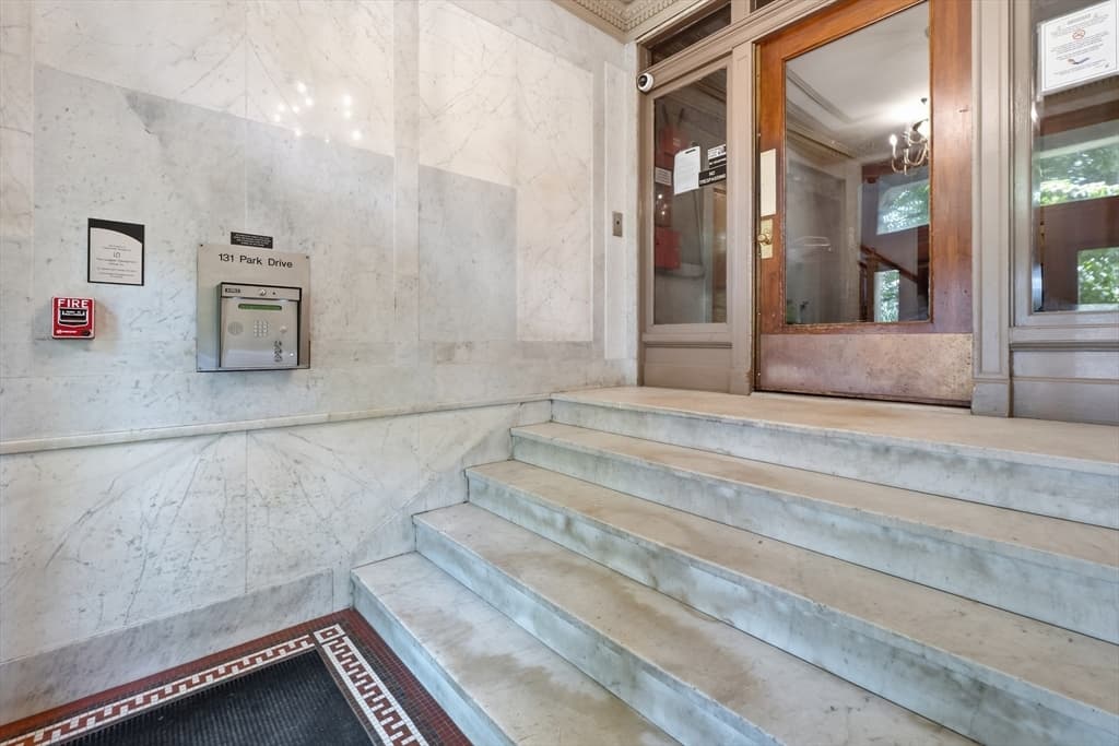Condominium at 131 Park Drive # 44, Boston MA 02215, Boston, photo 3 of 19