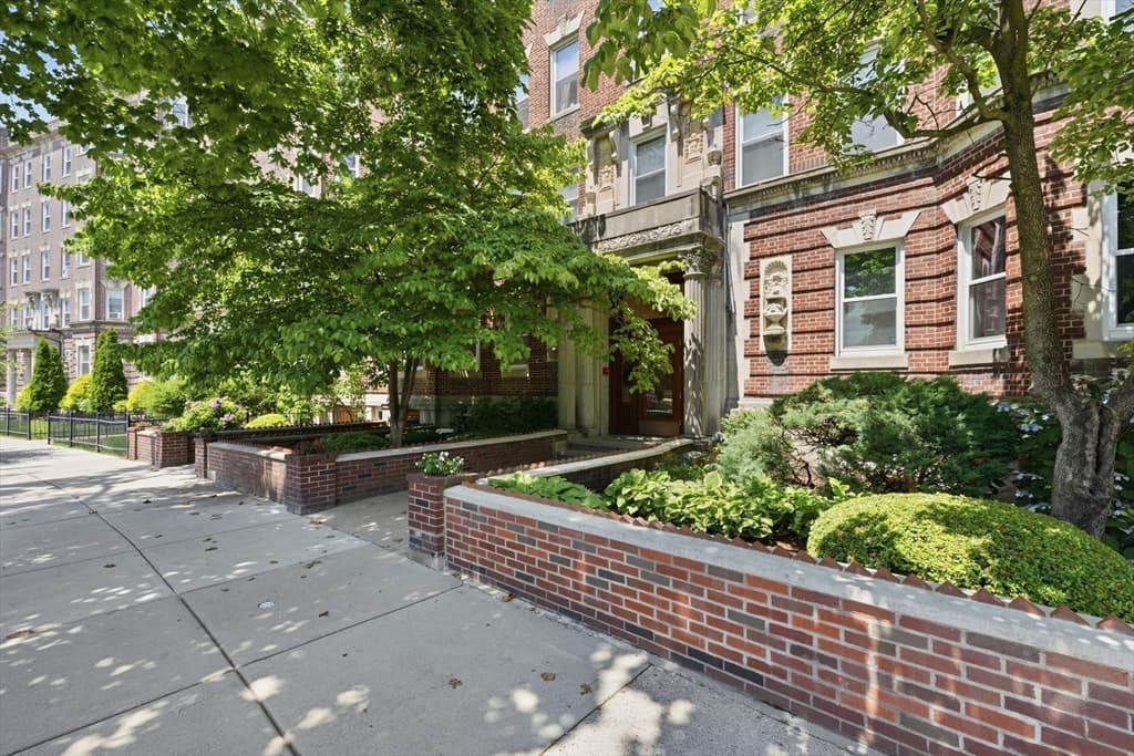 Condominium at 131 Park Drive # 44, Boston MA 02215, Boston, photo 18 of 19