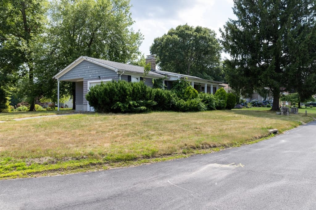 12 Cypress Dr, Smithfield RI 02917 photo 5