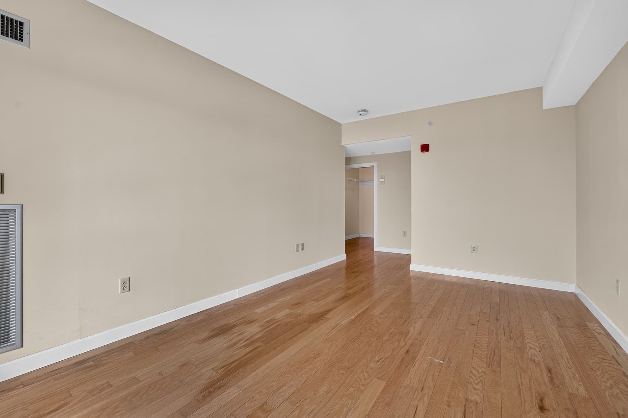 Condominium at 1 Nassau # 1607, Boston MA 02111, photo 5 of 24