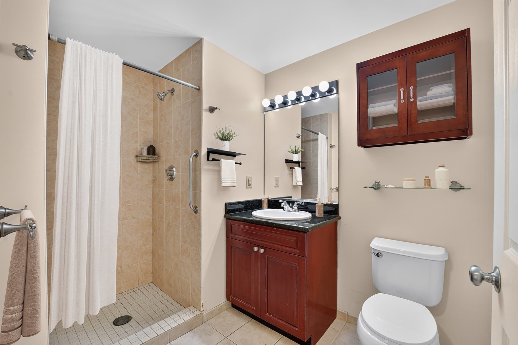 Condominium at 1 Nassau # 1607, Boston MA 02111, photo 11 of 24