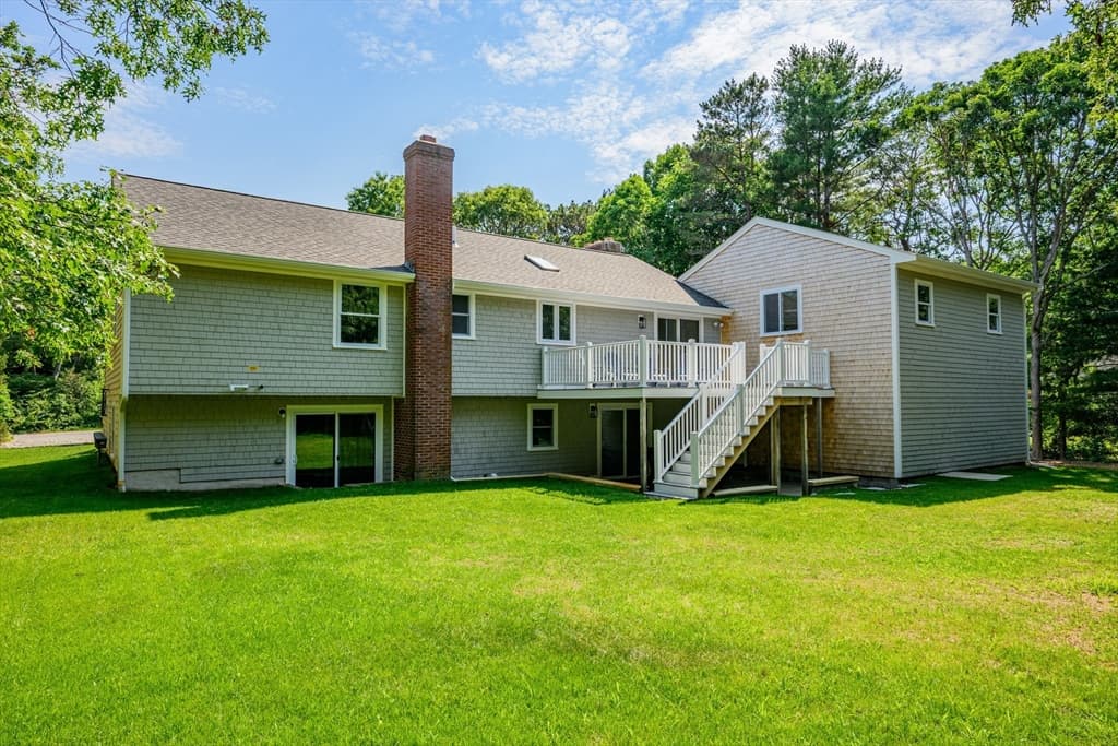 19 Wheelhouse Cir, Falmouth MA 02536 photo 2