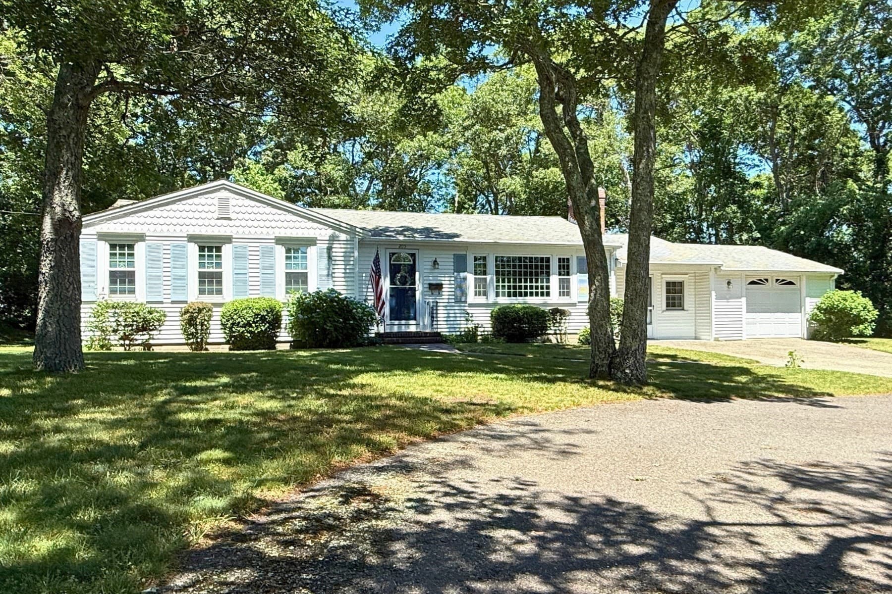 Single Family Residence at 205 Highbank Rd, Yarmouth MA 02664, photo 4 of 42