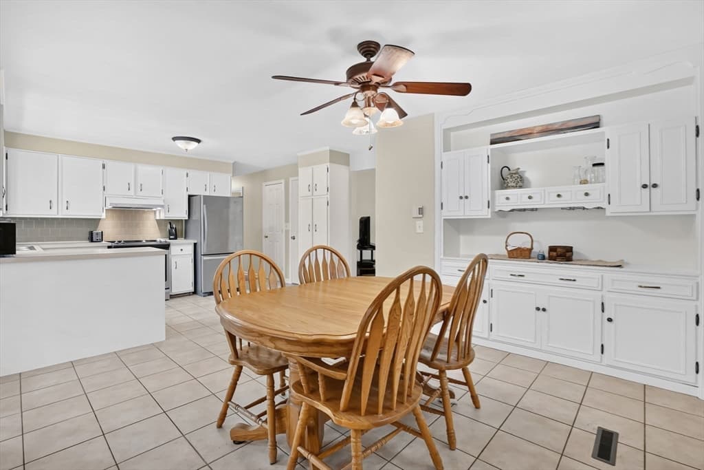 Single Family Residence at 11 Juniper Hill Rd, Ware MA 01082, Ware, photo 13 of 40