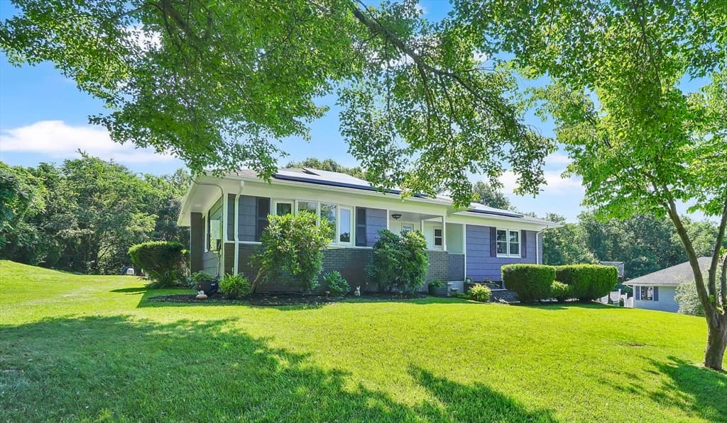 11 Juniper Hill Rd, Ware MA 01082