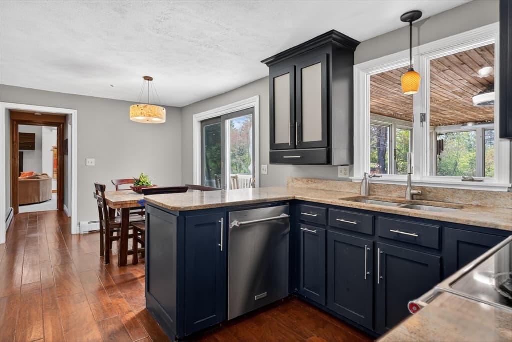 15 Bullard St, Holliston MA 01746 photo 2
